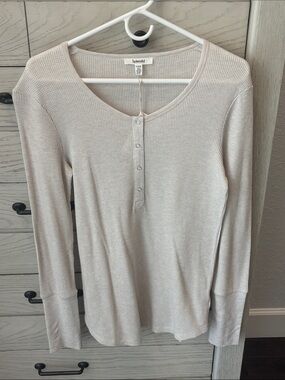 Splendid Long-Sleeve Waffle Henley in Light Taupe